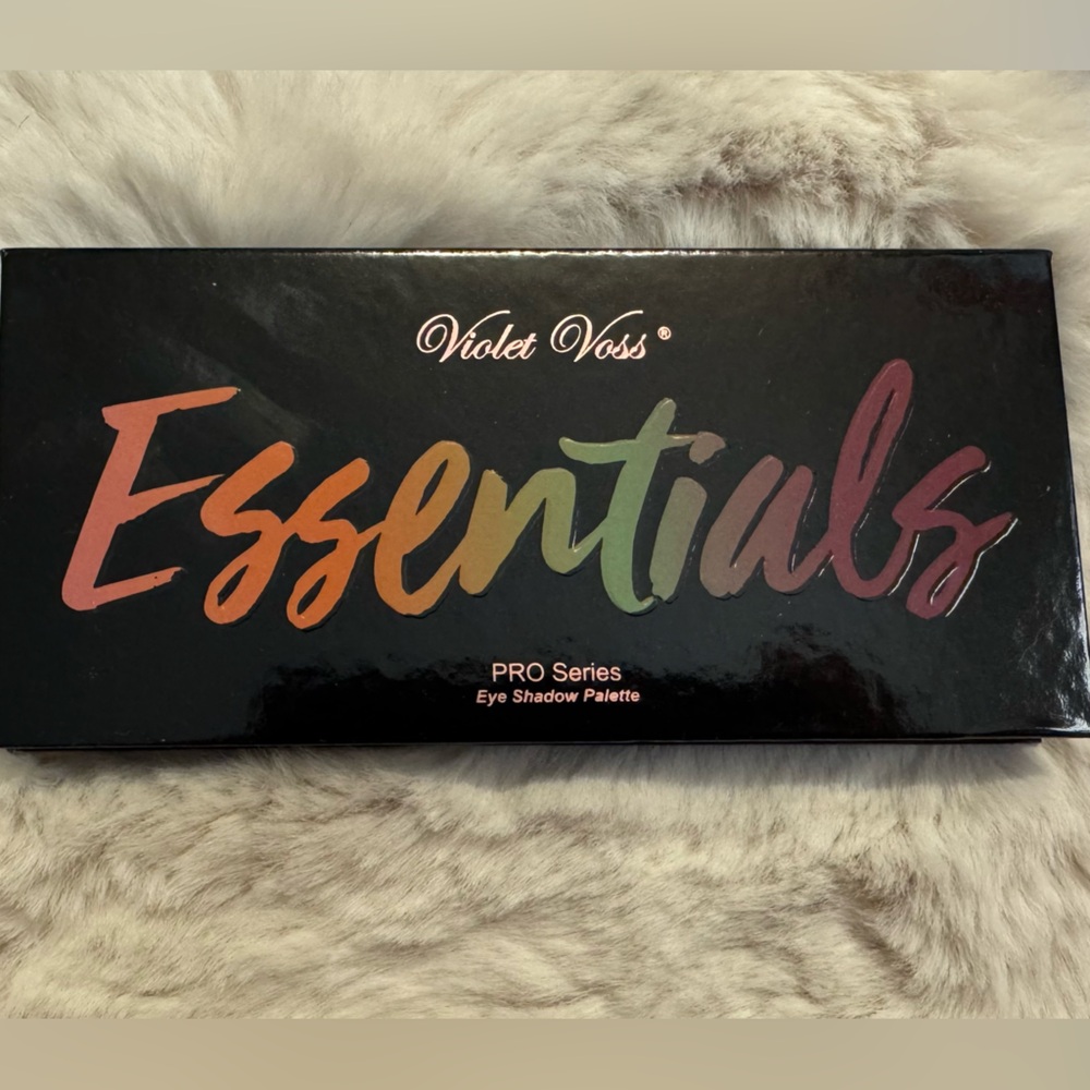 Violet Voss Essentials PRO Series Eyeshadow Palette